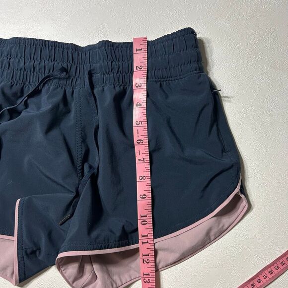 Lululemon Reversible Running Shorts Size 4 Mauve Navy - Picture 9 of 9